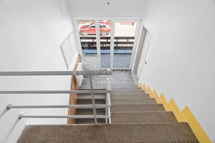 Pronájem bytu 2+kk, Praha - Prosek, Poleradská, 40 m2