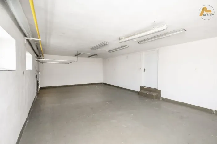 Pronájem garáže, Písek - Hradiště, K Lipám, 169 m2