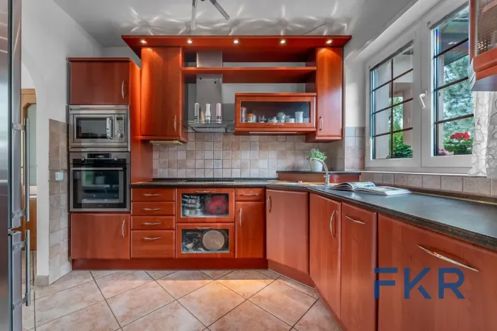 Prodej rodinného domu, Praha - Dolní Počernice, Listopadová, 242 m2