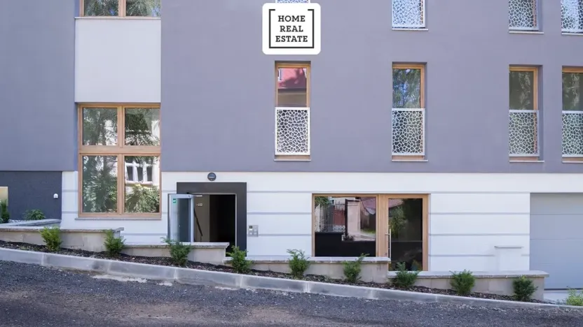 Prodej obchodního prostoru, Karlovy Vary, Šumavská, 78 m2