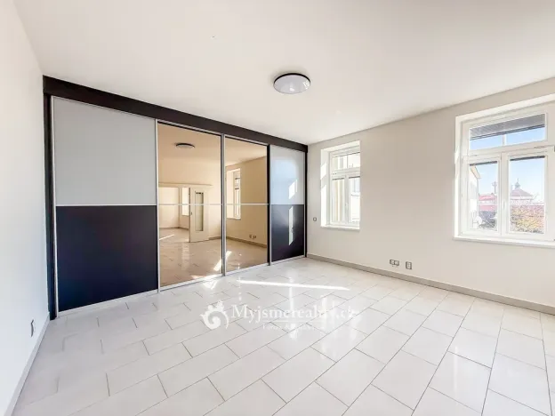 Prodej bytu 4+kk, Znojmo, U Brány, 95 m2
