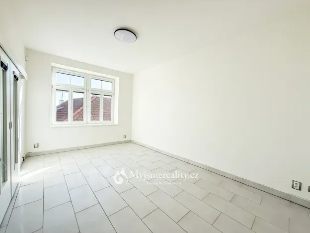 Prodej bytu 4+kk, Znojmo, U Brány, 95 m2