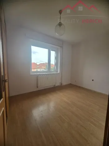 Pronájem atypického bytu, Chomutov, náměstí Dr. Beneše, 155 m2
