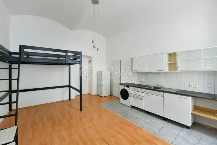 Pronájem bytu 1+kk, Praha - Smíchov, Lidická, 33 m2