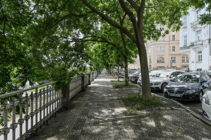 Pronájem bytu 1+kk, Praha - Smíchov, Lidická, 33 m2