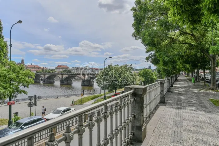 Pronájem bytu 1+kk, Praha - Smíchov, Lidická, 33 m2