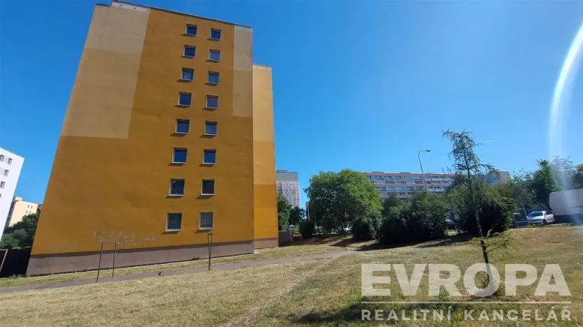 Pronájem bytu 3+1, Praha - Troja, Svídnická, 75 m2
