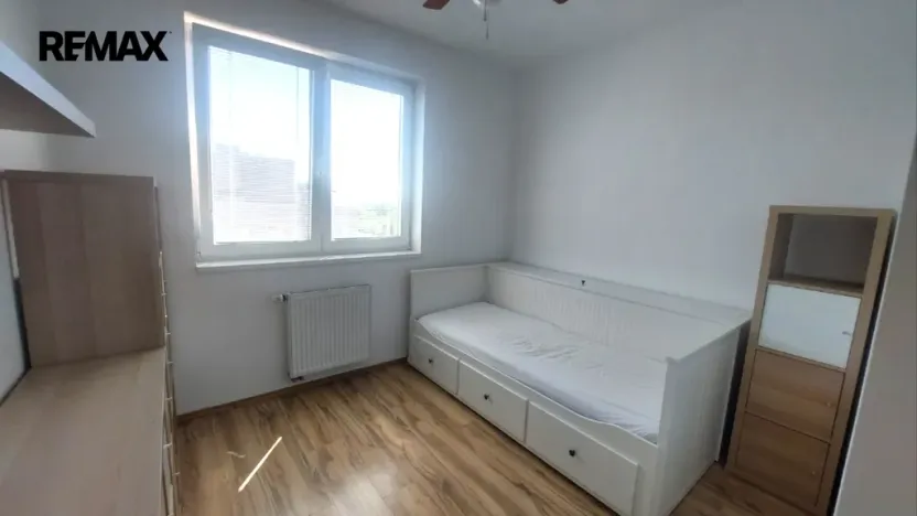 Pronájem bytu 2+kk, Praha - Kyje, Farkašova, 38 m2