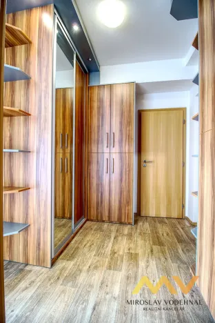 Pronájem bytu 1+kk, Hradec Králové - Nový Hradec Králové, Mrštíkova, 32 m2