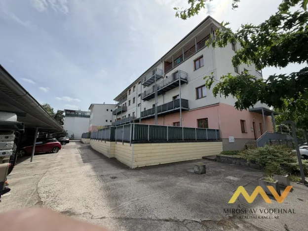 Pronájem bytu 1+kk, Hradec Králové - Nový Hradec Králové, Mrštíkova, 32 m2