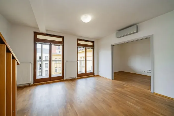 Pronájem kanceláře, Praha - Smíchov, Štefánikova, 168 m2