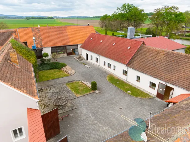 Prodej výrobních prostor, Babice, 1075 m2