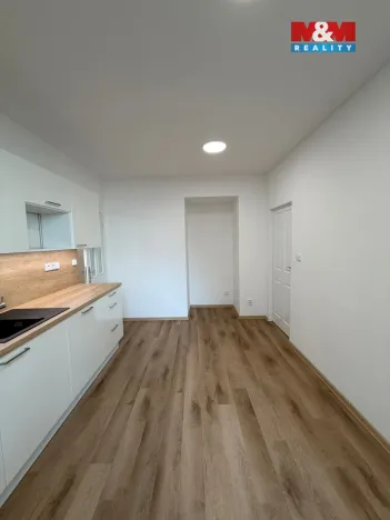 Pronájem bytu 3+1, Děčín - Děčín I-Děčín, Masarykovo nám., 73 m2