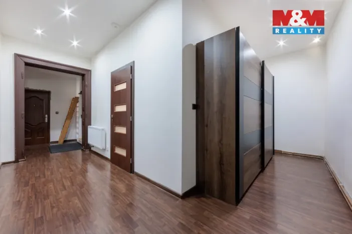 Prodej bytu 2+1, Nejdek, náměstí Karla IV., 107 m2