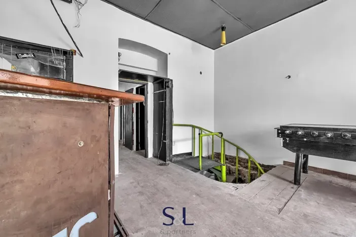 Prodej obchodního prostoru, Praha - Vysočany, Novovysočanská, 222 m2
