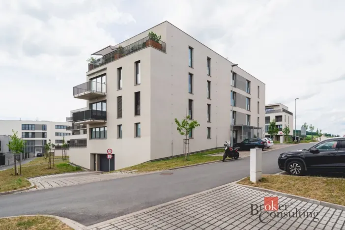 Pronájem bytu 2+kk, Plzeň - Újezd, Safírová, 47 m2