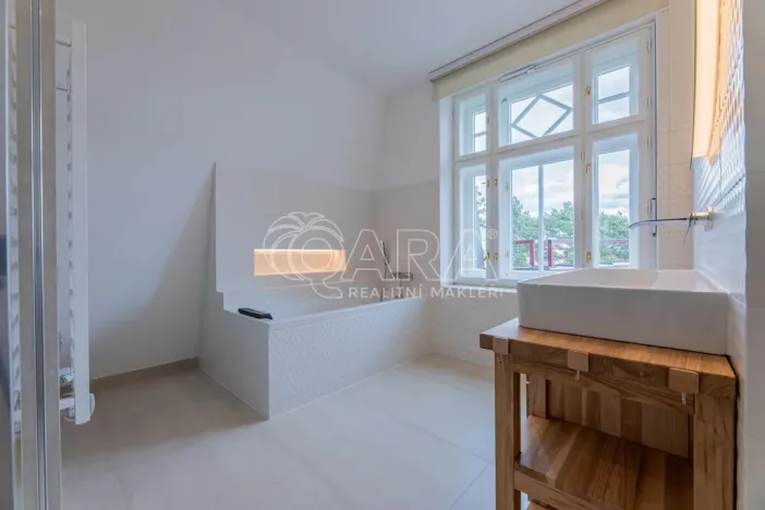 Pronájem bytu 3+1, Praha - Dejvice, 133 m2