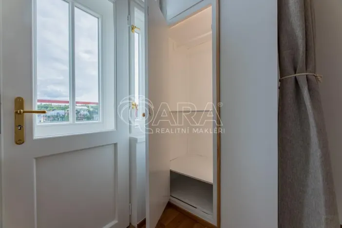 Pronájem bytu 3+1, Praha - Dejvice, 133 m2