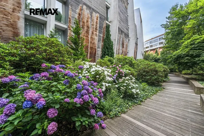 Pronájem bytu 2+kk, Praha - Smíchov, Na Hřebenkách, 106 m2