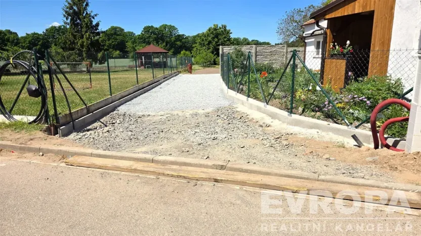 Prodej pozemku pro bydlení, Dříteč, 457 m2