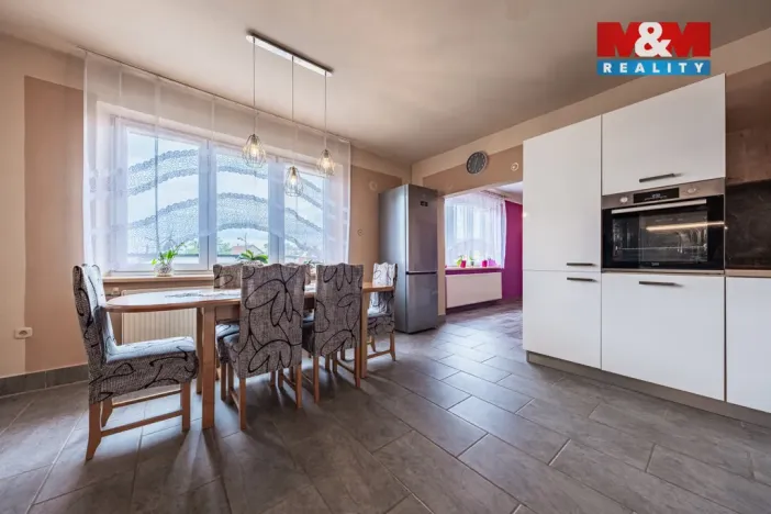 Prodej bytu 5+1, Chlumec nad Cidlinou - Kladruby, 139 m2