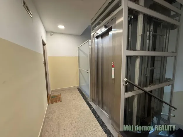Pronájem bytu 1+1, Praha - Holešovice, U elektrárny, 40 m2