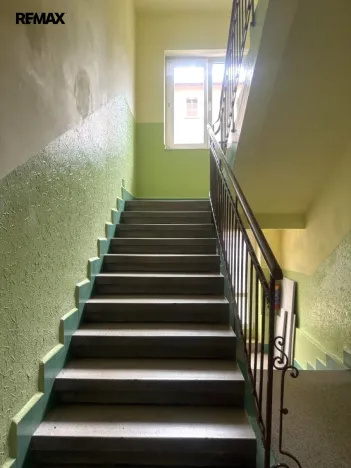 Prodej bytu 2+1, Karlovy Vary, Západní, 62 m2