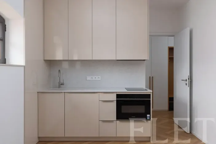 Pronájem bytu 1+kk, Praha - Nusle, Mnatova, 26 m2