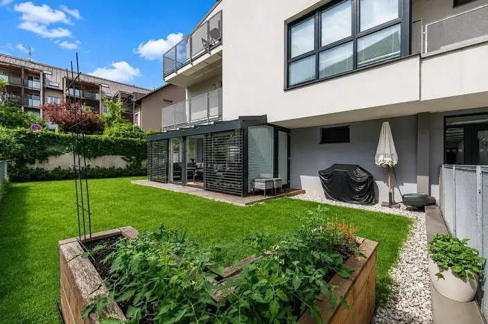 Prodej bytu 2+kk, Praha - Hrdlořezy, Mezilehlá, 51 m2