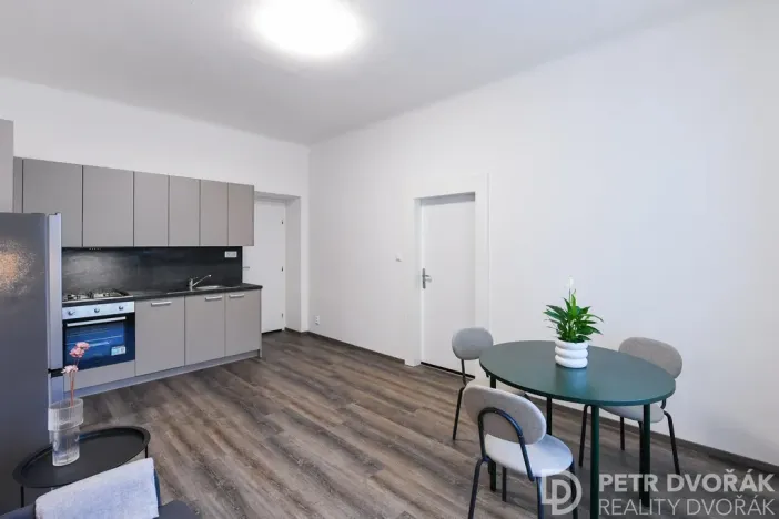 Prodej bytu 3+kk, Praha - Karlín, Pernerova, 71 m2