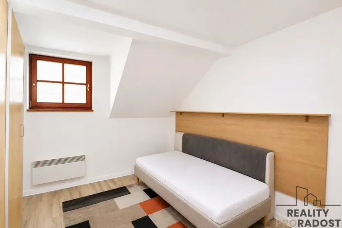 Pronájem bytu 1+kk, Znojmo, U Branky, 28 m2