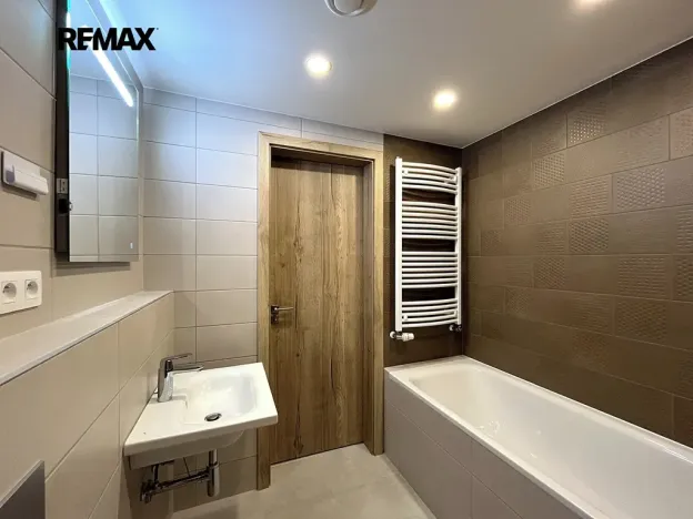 Pronájem bytu 2+kk, Praha - Vysočany, Kolbenova, 56 m2