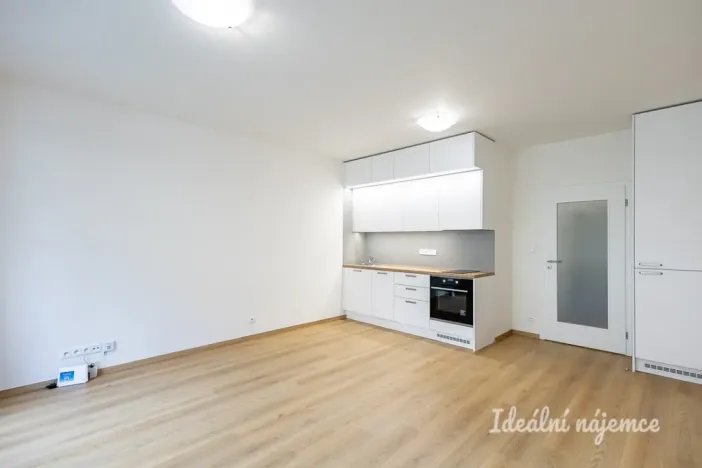 Pronájem bytu 1+kk, Praha - Vysočany, Gerstelova, 33 m2