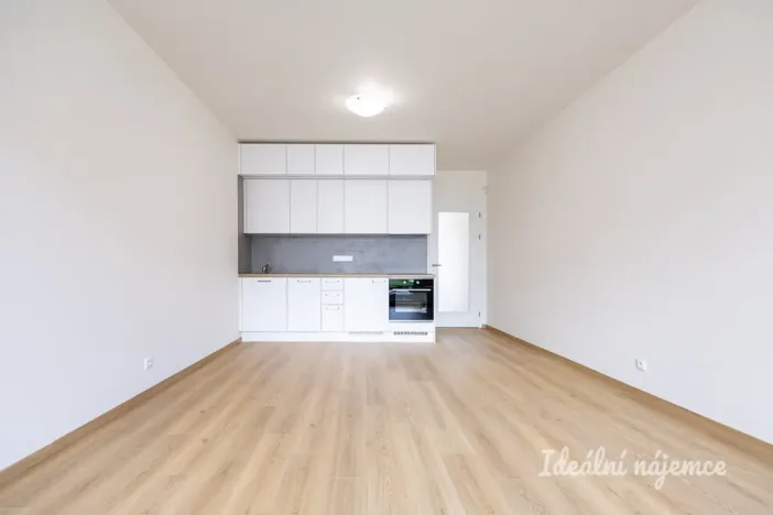 Pronájem bytu 1+kk, Praha - Vysočany, Bukačova, 44 m2