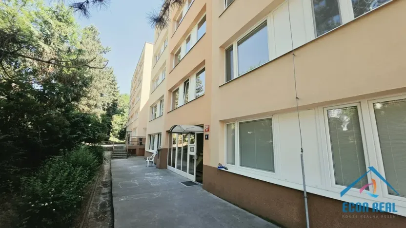 Pronájem bytu 2+kk, Praha - Smíchov, Na pláni, 50 m2