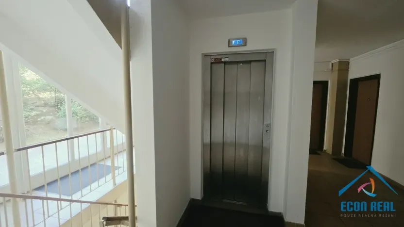 Pronájem bytu 2+kk, Praha - Smíchov, Na pláni, 50 m2