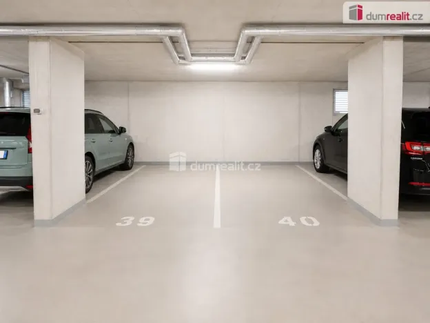 Pronájem garáže, Praha - Čakovice, Bermanova, 14 m2