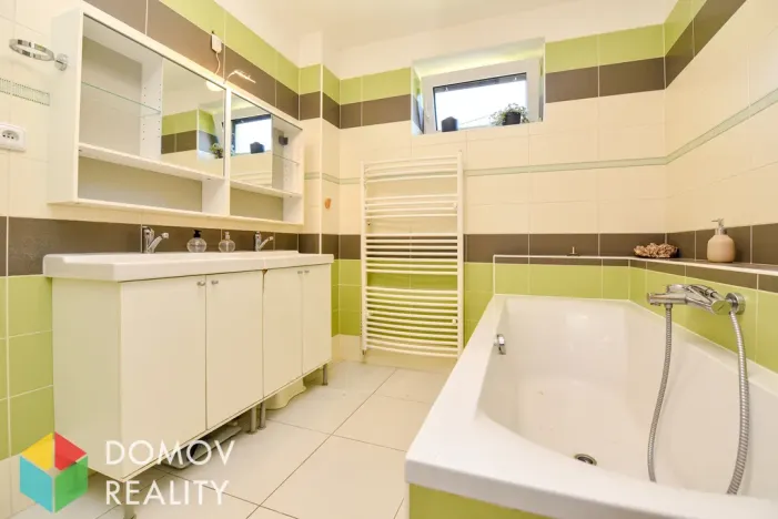 Prodej rodinného domu, Loděnice, Sedmidomí, 158 m2