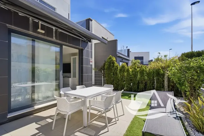 Prodej rodinného domu, Orihuela, Španělsko, Paseo Marítimo de Punta Prima, 84 m2