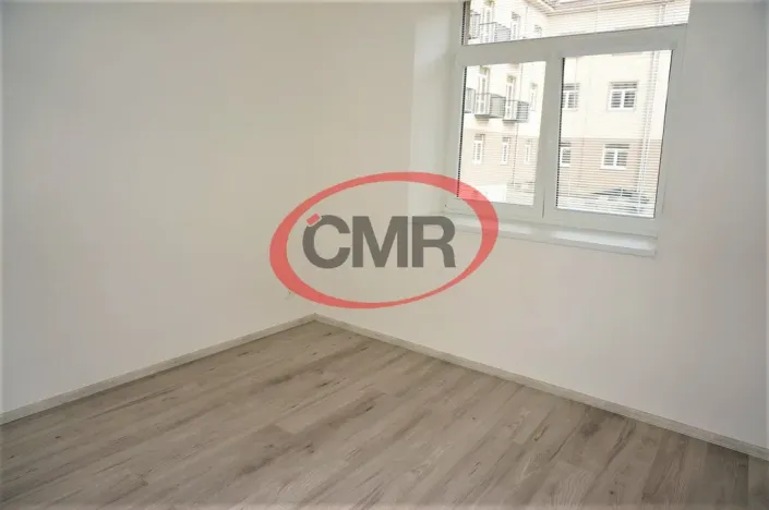 Pronájem bytu 2+kk, Milovice, Slepá, 33 m2