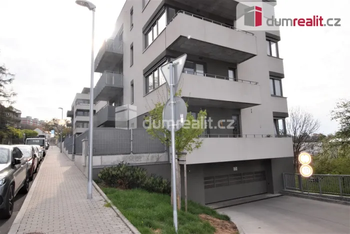 Pronájem bytu 1+kk, Praha - Michle, Hadovitá, 47 m2