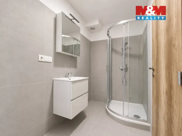 Pronájem bytu 1+kk, Zlín - Malenovice, Jarolímkovo náměstí, 27 m2
