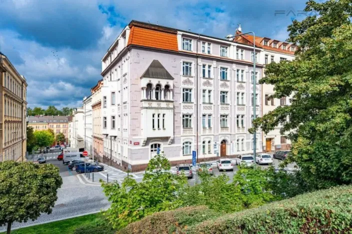 Pronájem kanceláře, Praha - Žižkov, Jeseniova, 54 m2