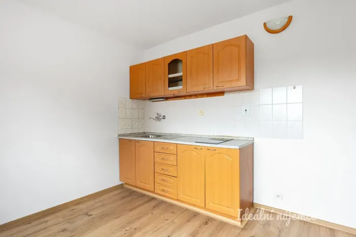 Pronájem bytu 1+kk, Říčany - Radošovice, Říčanská, 20 m2