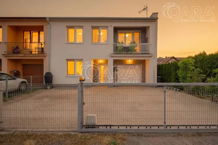 Prodej rodinného domu, Tišice, Souběžná, 170 m2