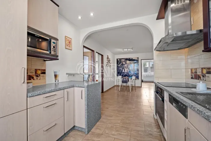Prodej rodinného domu, Tišice, Souběžná, 170 m2