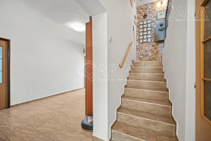 Prodej rodinného domu, Tišice, Souběžná, 170 m2