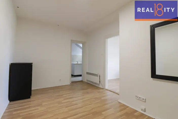 Pronájem bytu 1+1, Praha, Jugoslávských partyzánů, 41 m2