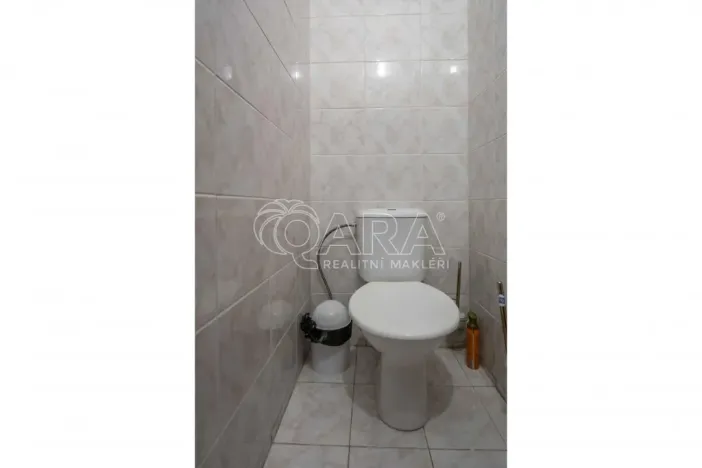 Pronájem kanceláře, Libiš, Školní, 201 m2