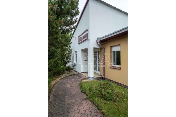 Pronájem kanceláře, Libiš, Školní, 201 m2